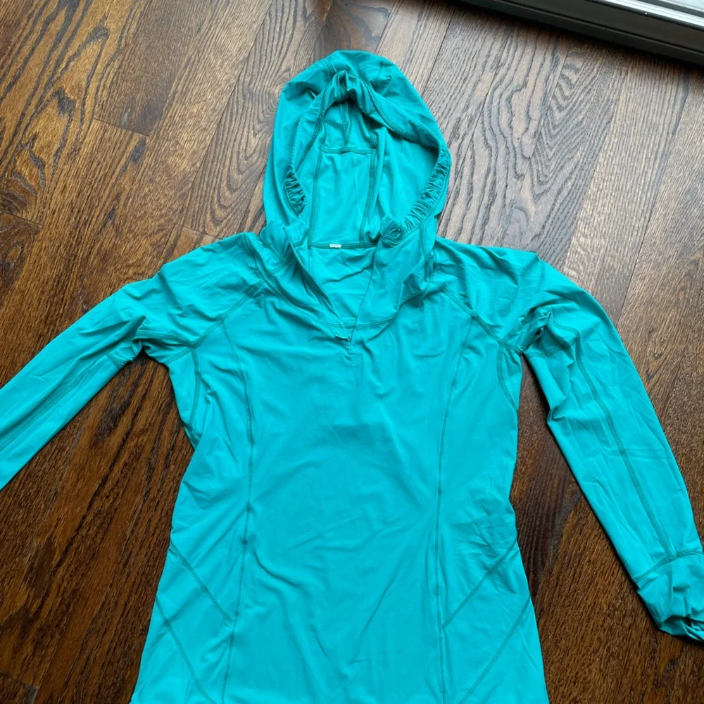 Lululemon althletic pullover - Picture 1 of 2